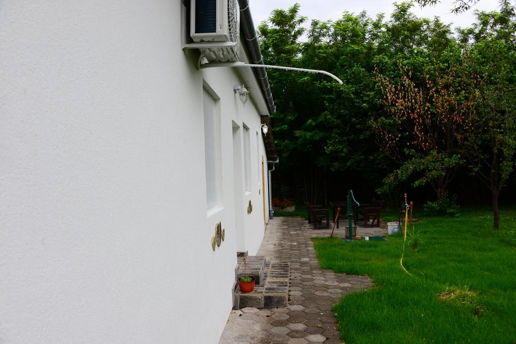 Hotel Casa Bella & Nova à Palić Extérieur photo