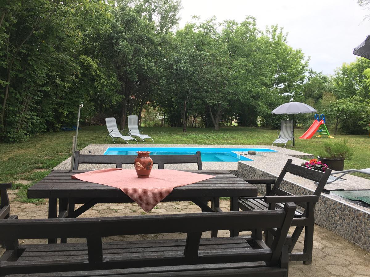 Hotel Casa Bella & Nova à Palić Extérieur photo