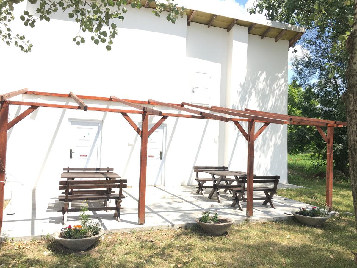 Hotel Casa Bella & Nova à Palić Extérieur photo